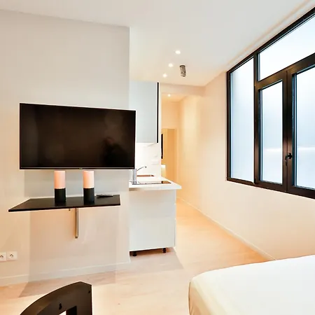 Blue Nights - Sebastopol Apartmán *