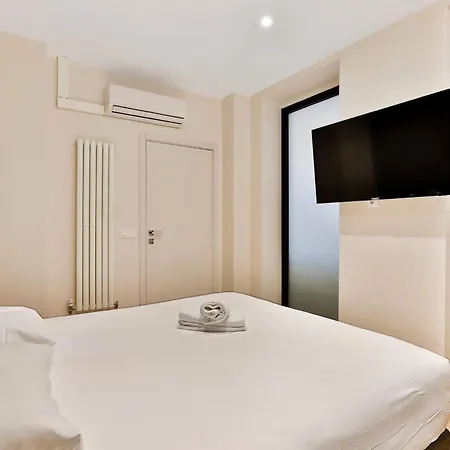 Blue Nights - Sebastopol * Paříž