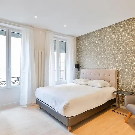 公寓 蓝夜公寓 - 塞巴斯托波尔