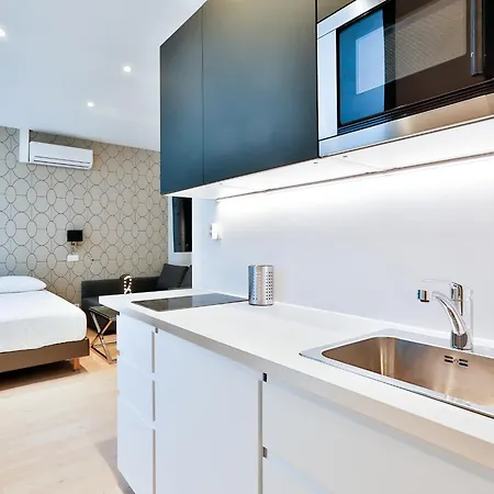 蓝夜公寓 - 塞巴斯托波尔 *