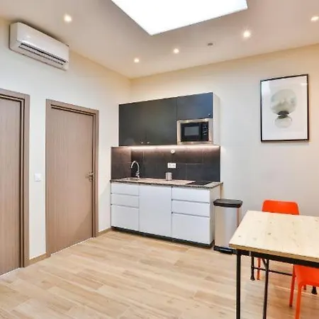 蓝夜公寓 - 塞巴斯托波尔 *