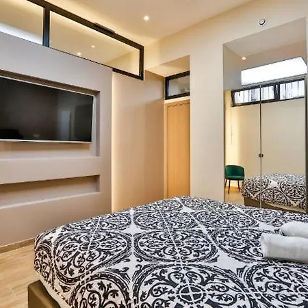 蓝夜公寓 - 塞巴斯托波尔