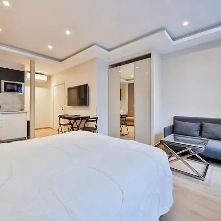 Blue Nights - Sebastopol Apartment Paris