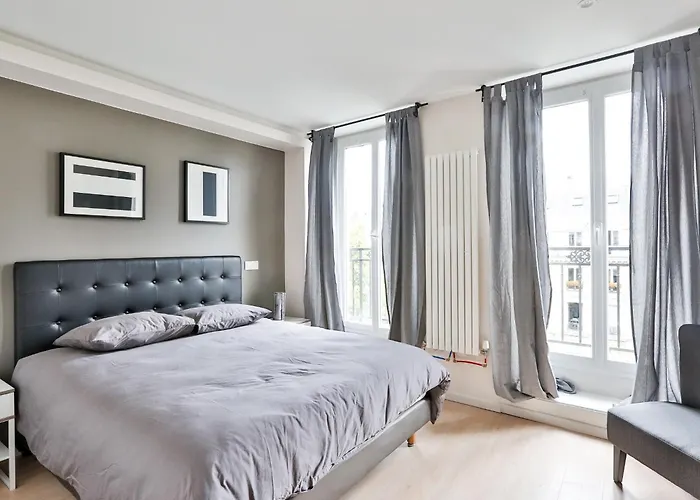 Blue Nights - Sébastopol