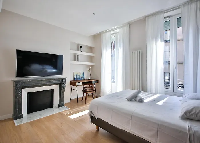 Blue Nights - Sébastopol *