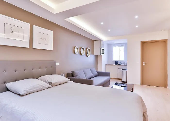 Blue Nights - Sébastopol *