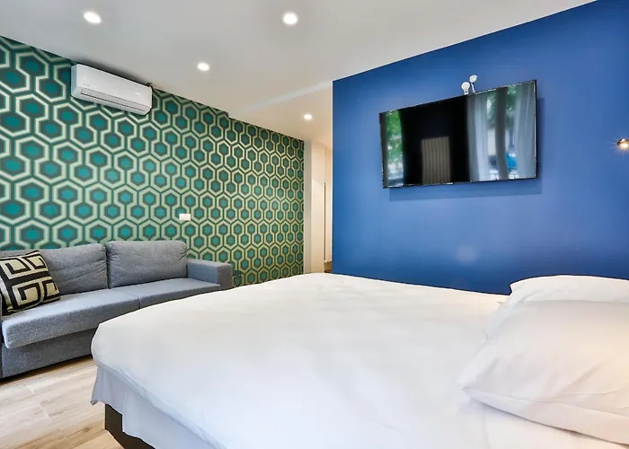 Blue Nights - Sébastopol *