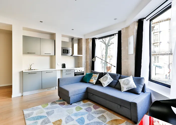 Blue Nights - Sébastopol París